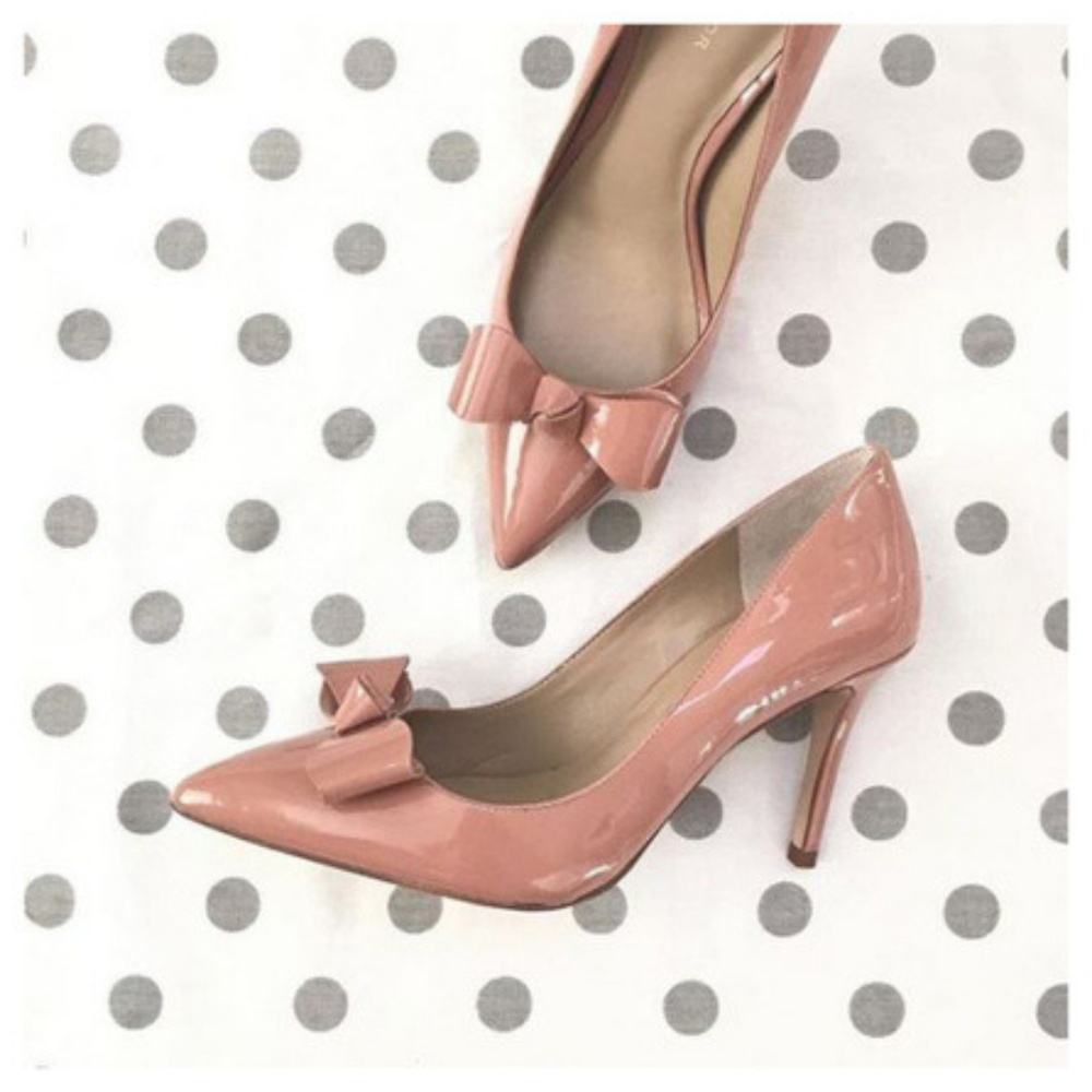 ANN TAYLOR Charlie Patent Bow Nude Neutral Beige Elegant Pumps Heels 9